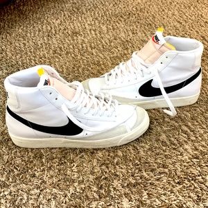 Nike Men’s Blazer Mid ‘77 Vintage Shoes